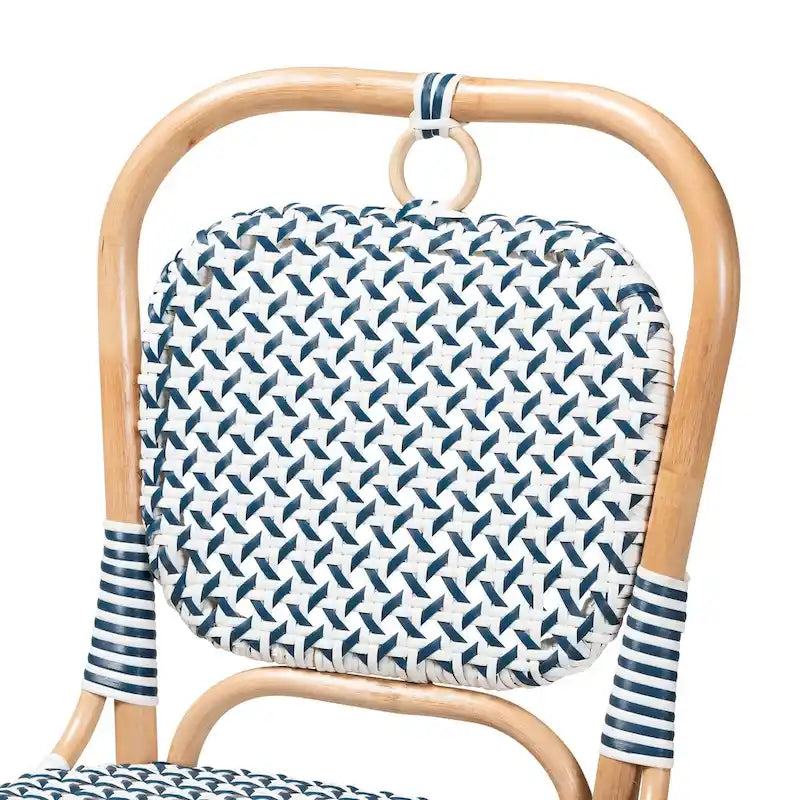 Chaise de bistrot moderne en rotin naturel, tissage bleu et blanc, style français