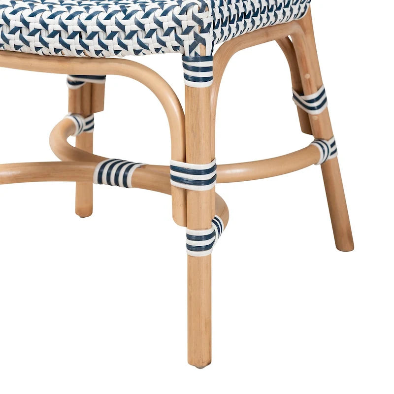 Chaise de bistrot moderne en rotin naturel, tissage bleu et blanc, style français