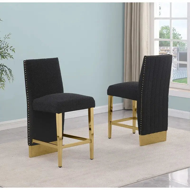 Chaise plissée avec bordure de clous chromés « Best Quality Furniture » - S.O.