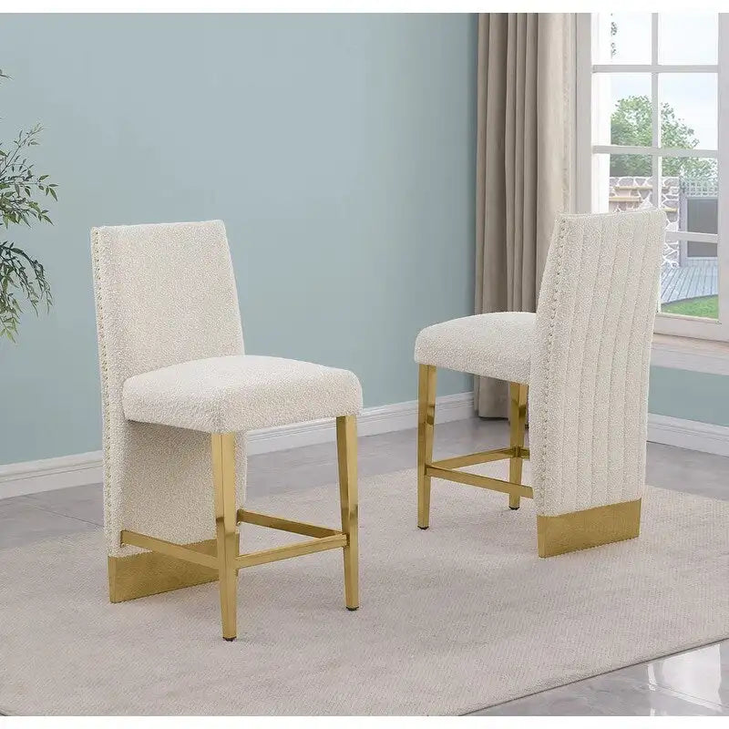 Chaise plissée avec bordure de clous chromés « Best Quality Furniture » - S.O.