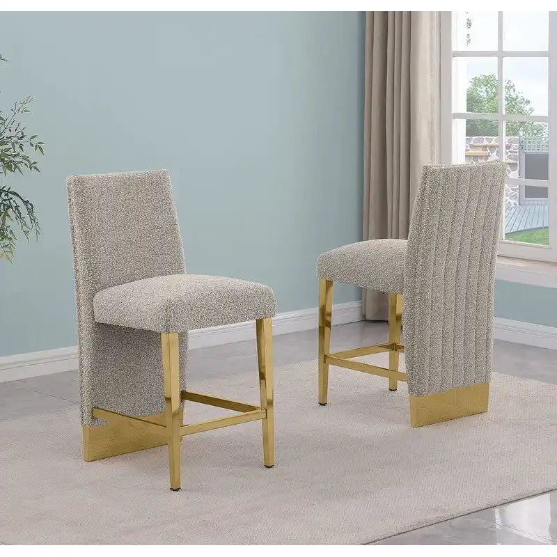 Chaise plissée avec bordure de clous chromés « Best Quality Furniture » - S.O.