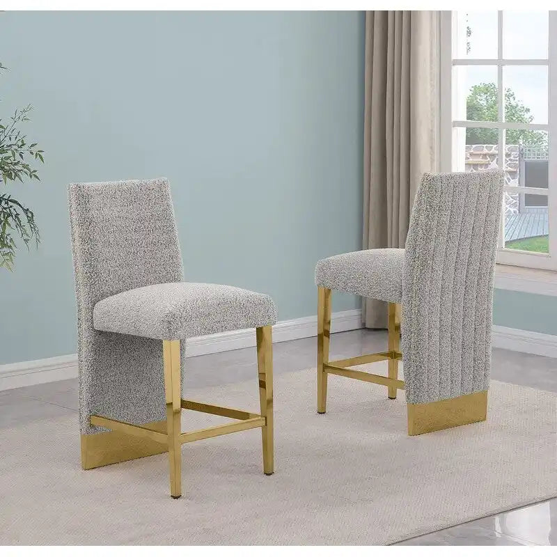 Chaise plissée avec bordure de clous chromés « Best Quality Furniture » - S.O.