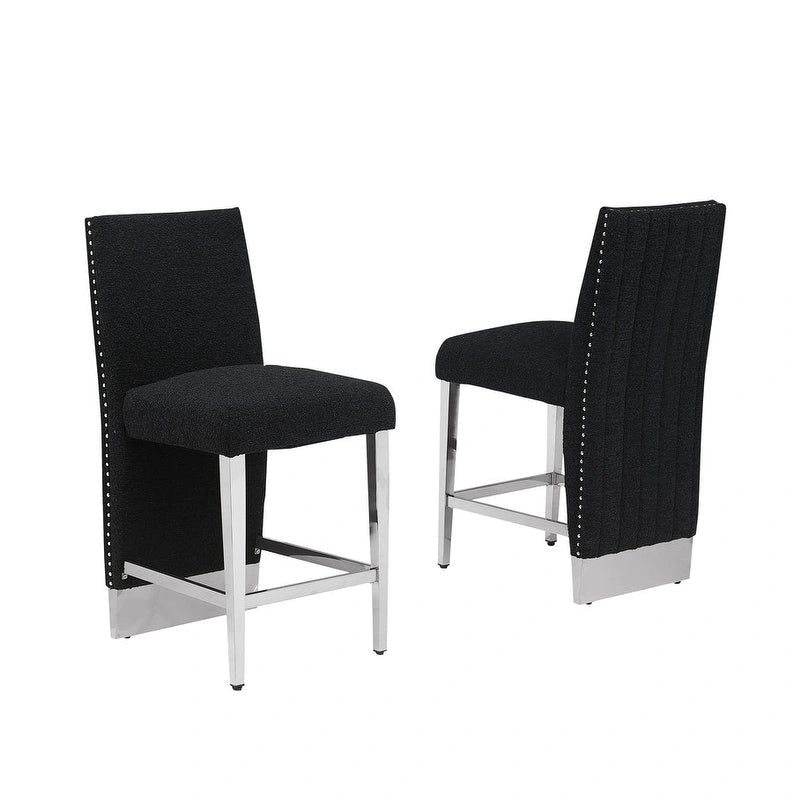 Chaise plissée avec bordure de clous chromés « Best Quality Furniture » - S.O.