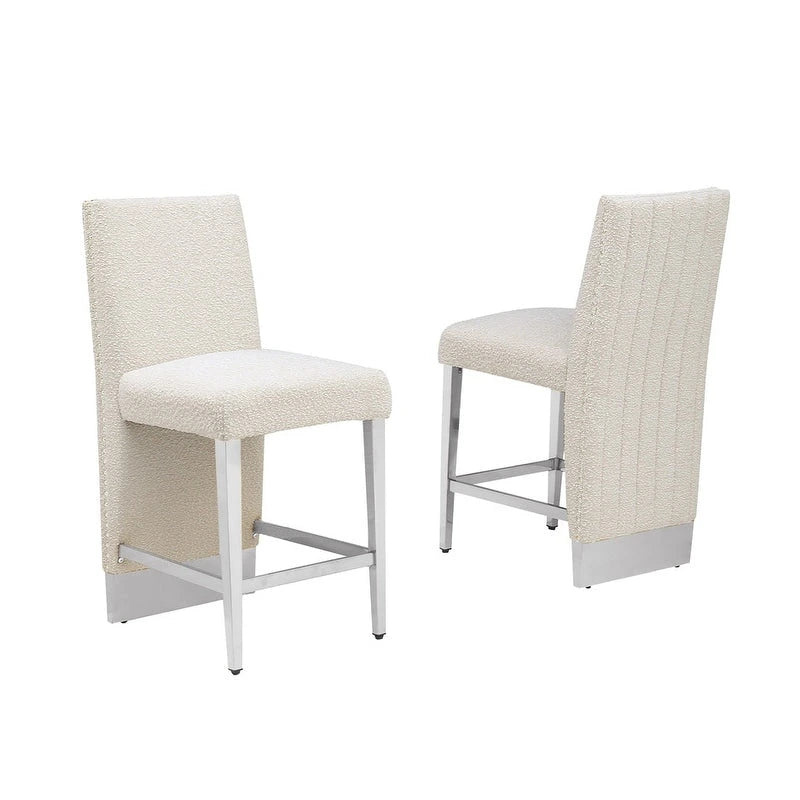 Chaise plissée avec bordure de clous chromés « Best Quality Furniture » - S.O.
